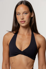 Core Twist Halter Crop | Black