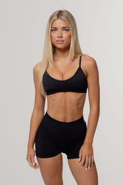 Sculpt Staple Crop | Black