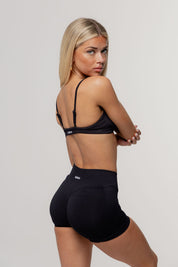 Sculpt Scrunch Short | Black