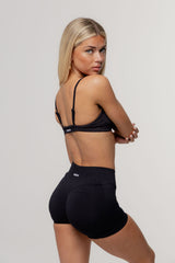 Sculpt Scrunch Short | Black