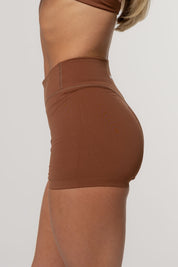 Core Invisible Scrunch Shorts | Espresso