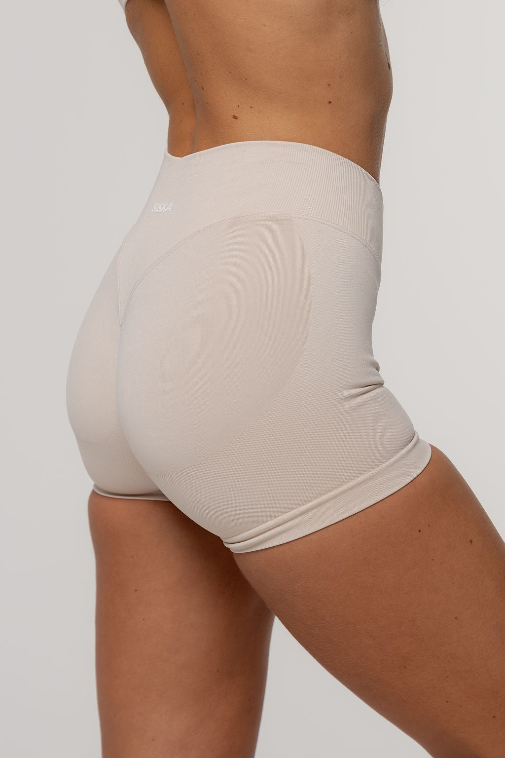 Sculpt Scrunch Short | Oat