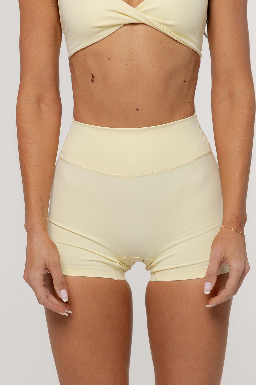 Core Invisible Scrunch Shorts | Butter