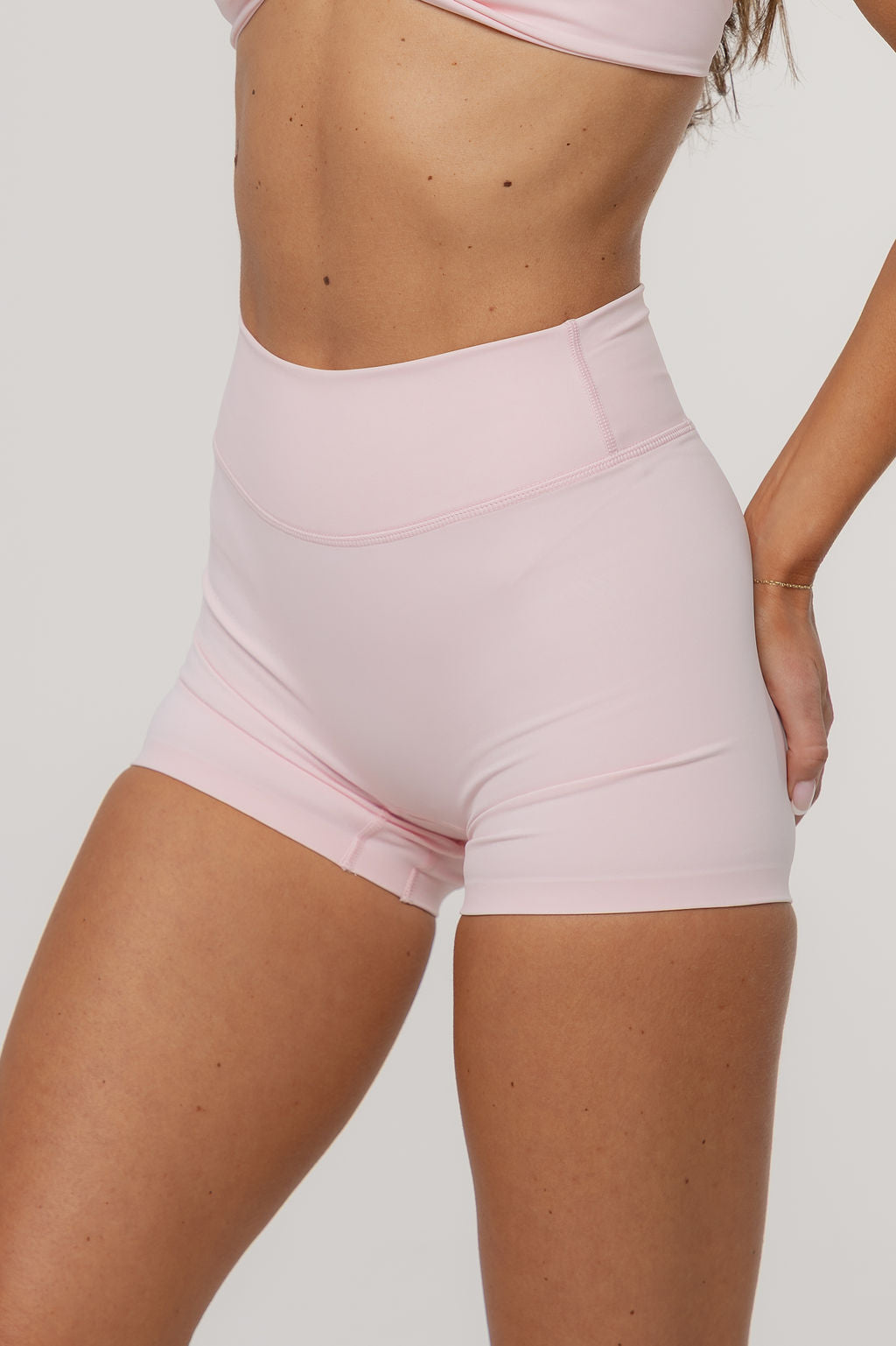 Core Invisible Scrunch Shorts | Blush