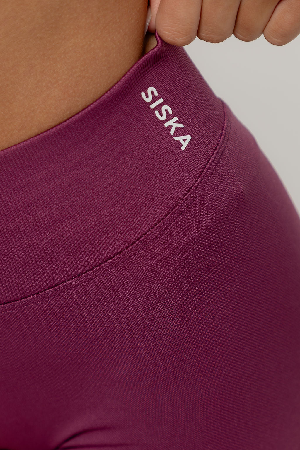 Sculpt Scrunch Short | Grape