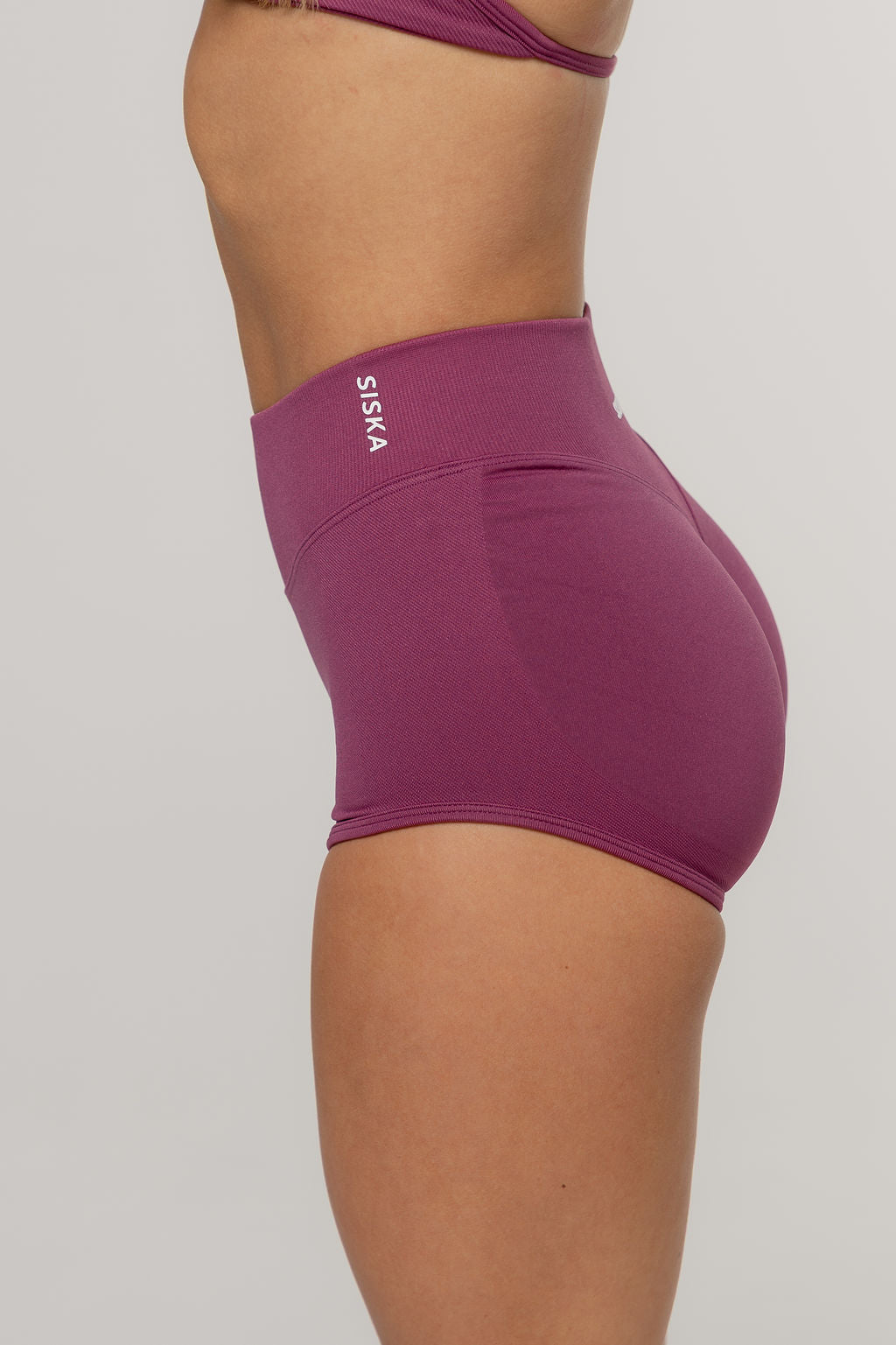 Micro Sculpt Scrunch Short | Grape