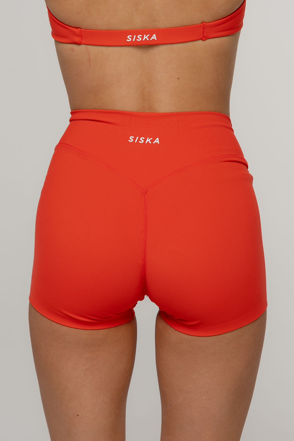 Core Invisible Scrunch Shorts | Chilli